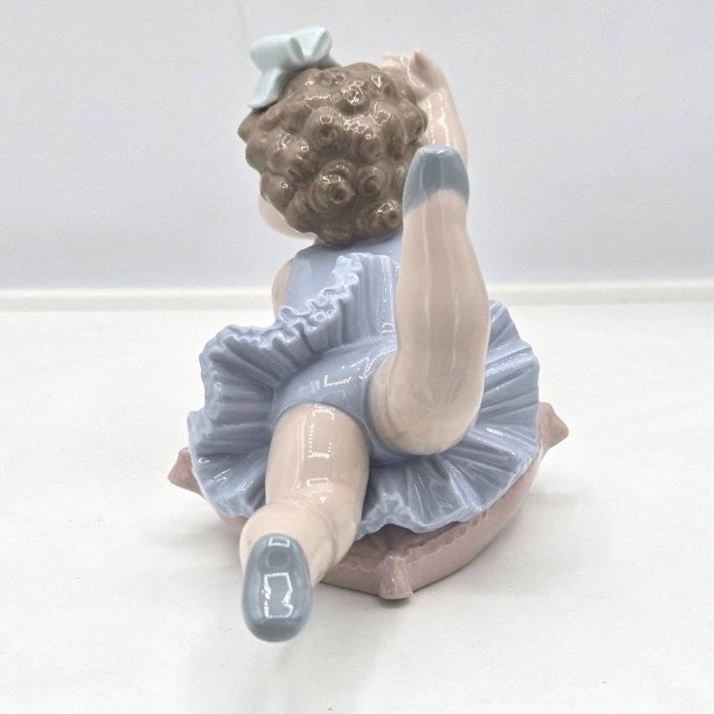 Lladro Retired Figurine 5472 Dreaming Ballerina Little‎ Girl on Pillow Glazed - Picture 4 of 7
